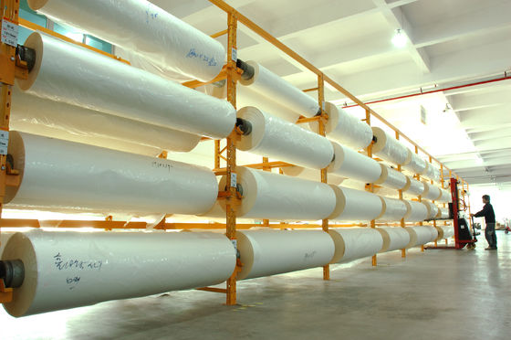 فيلم تغليف حراري مع لب ورقي 1 بوصة أو 3 بوصة لون شفاف وتغليف حراري مُحسّن للتغليف الرقمي