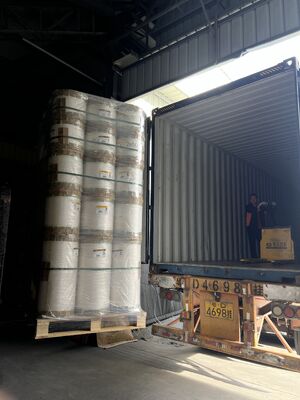 فيلم تصفيف رقمي ملصق أبيض مع سمك 25 إلى 125 ميكرون وتصفية متطاطية أو مخملية