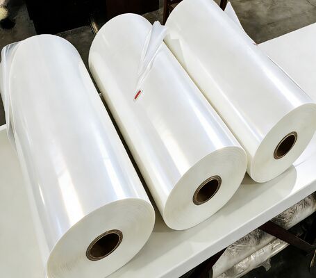 فيلم لاميناتشن الساخن الشفاف 4-30 ميكرون مقاوم للرطوبة للطباعة والتغليف