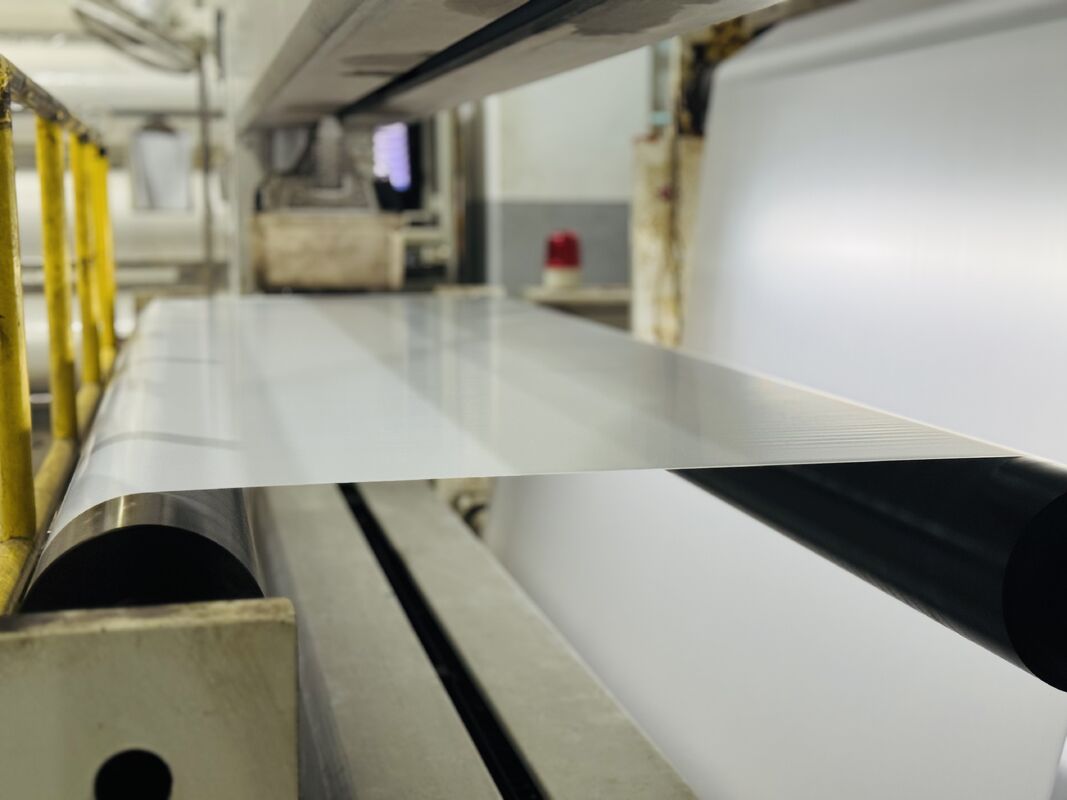 فيلم التصفيف الحراري لـ PET ذات الألوان الواضحة مع وضوح عال ومعالجة طحن متعددة للاستخدام المهني