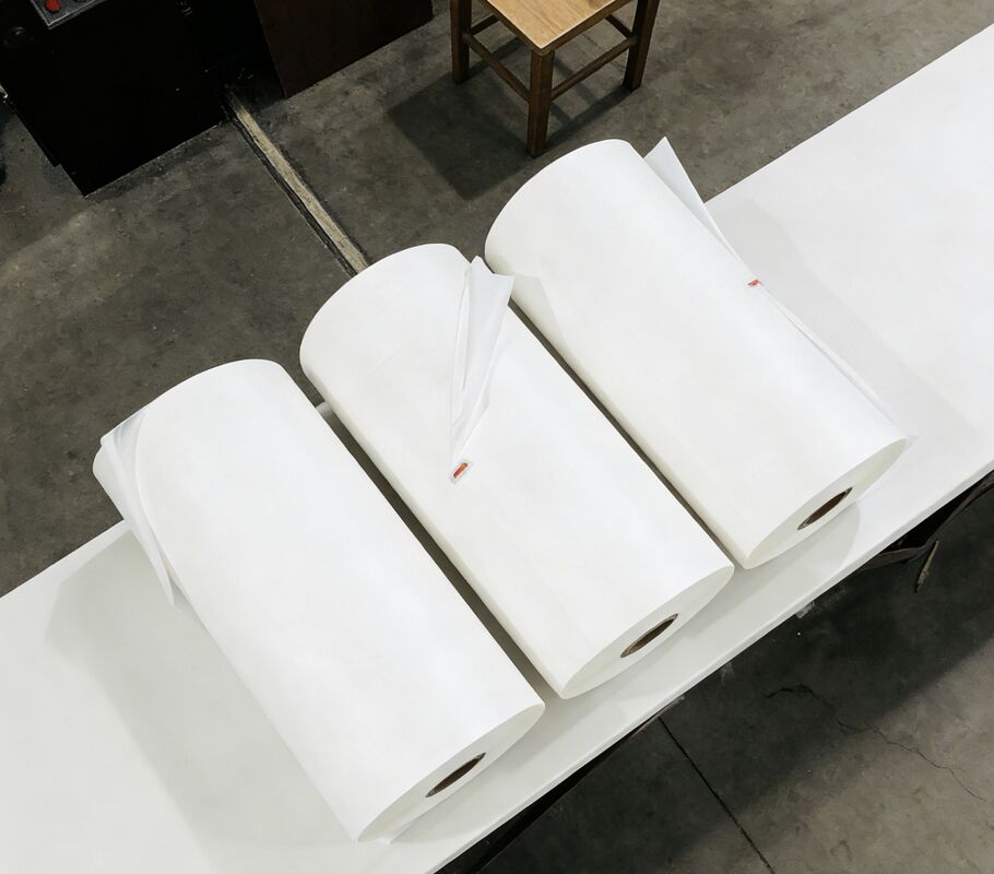 فيلم PET معدني مع مقاومة كيميائية وملء سطح عاكس في سمك مخصص 12-30 ميكرون