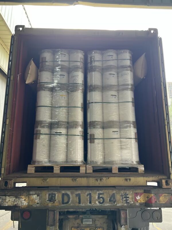 فيلم بي تي إيه معدني مع مقاومة الحرارة تصل إلى 110 درجة مئوية ، مقاومة للكيماويات ، و سطح عاكس ناعم للتعبئة والتصفيف