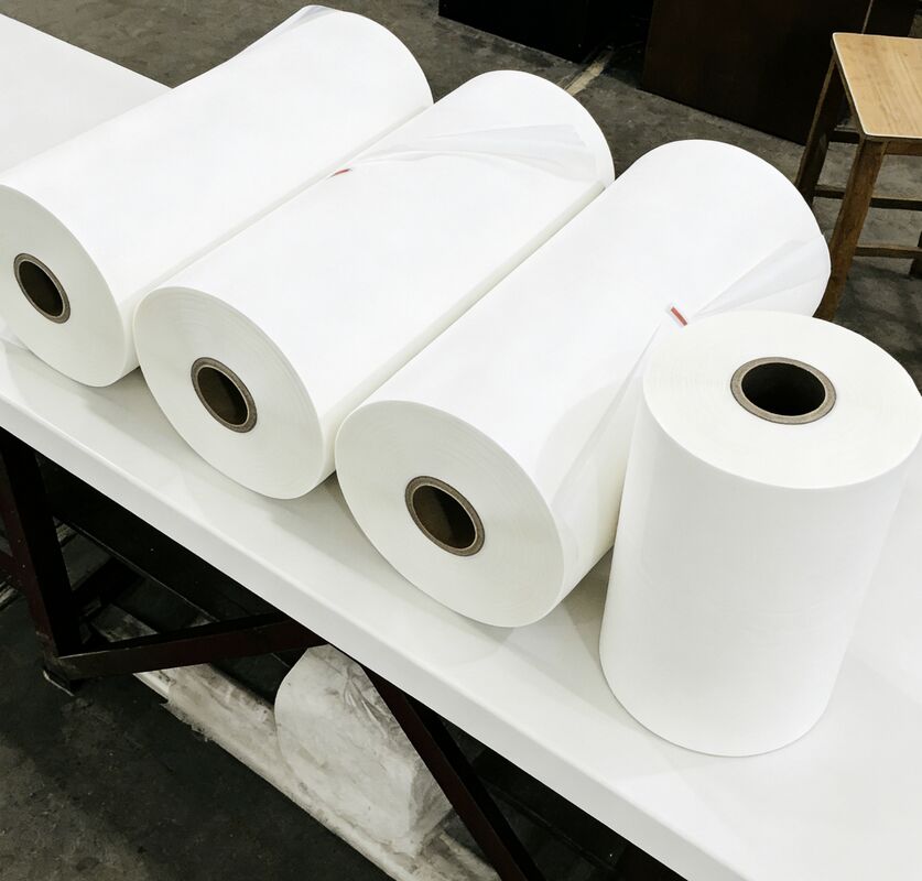 فيلم بي.إيه.تي معدني ناعم ومتألق مع مقاومة الحرارة تصل إلى 110 درجة مئوية ومقاومة للكيماويات للتعبئة والتغليف والتصفيف