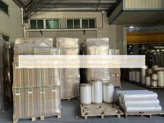 تشطيب سطح لامع، فيلم تغليف لامع مثالي لتغليف المواد المطبوعة والملصقات، مما يوفر الحماية واللمعان.