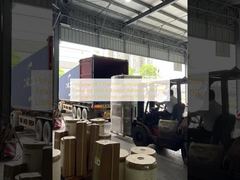 فيلم تغليف حراري من البوليستر PET يتميز بمادة لاصقة تنشط بالحرارة ويوفر الترقق والحماية الدائمة