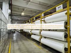 فيلم تغليف حراري PET عالي الوضوح مع مقاومة للحرارة تصل إلى 130 درجة مئوية، لمعان أكثر من 90 درجة، مثالي للتغليف.